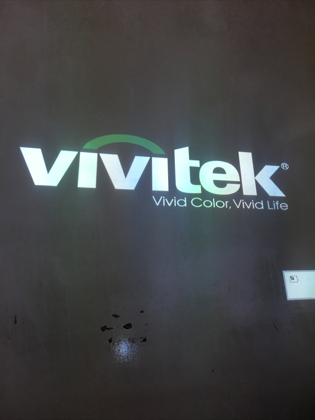 Vivitek D755WT WXGA 3300 Lumens short throw education 1