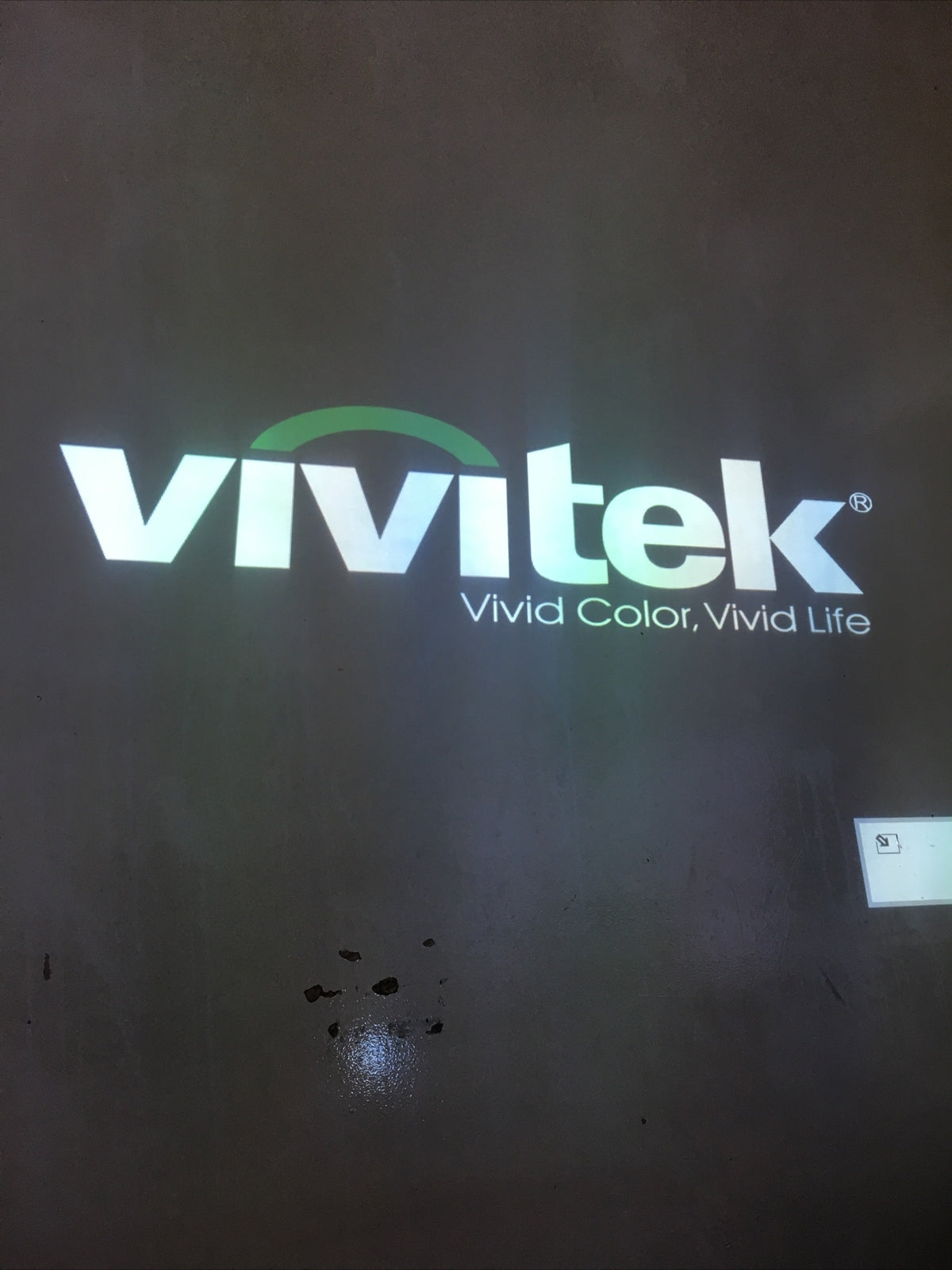 Vivitek D755WT WXGA 3300 Lumens short throw education 1