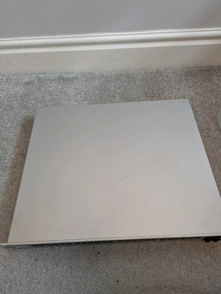 Ubiquiti UniFi Switch 48 PoE+ 500W Ethernet Switch (US-48-500W)1