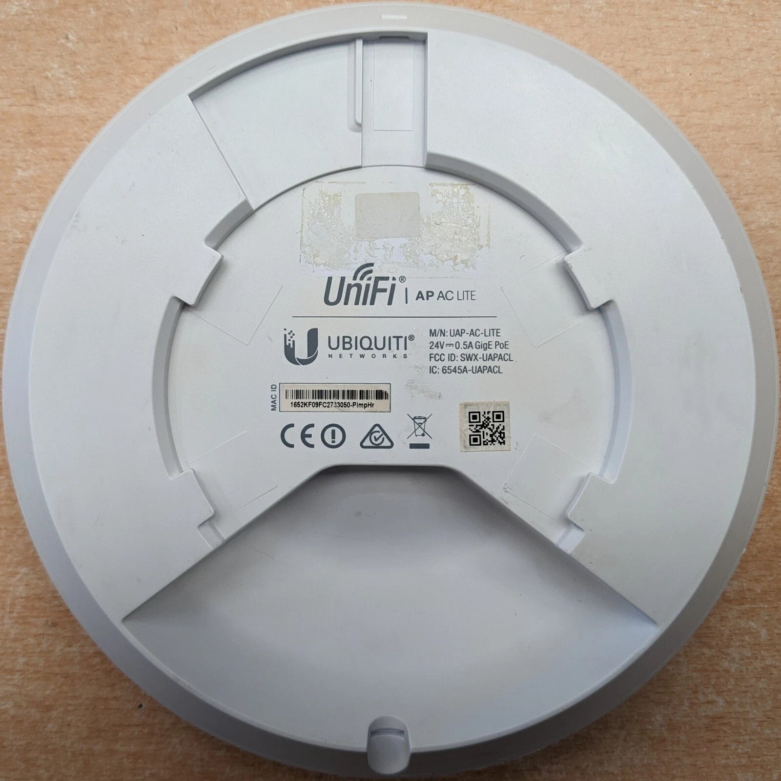 Ubiquiti UniFi AP AC Lite - WiFi 5 (GigE PoE) Access Point (NO Mounting Bracket)1