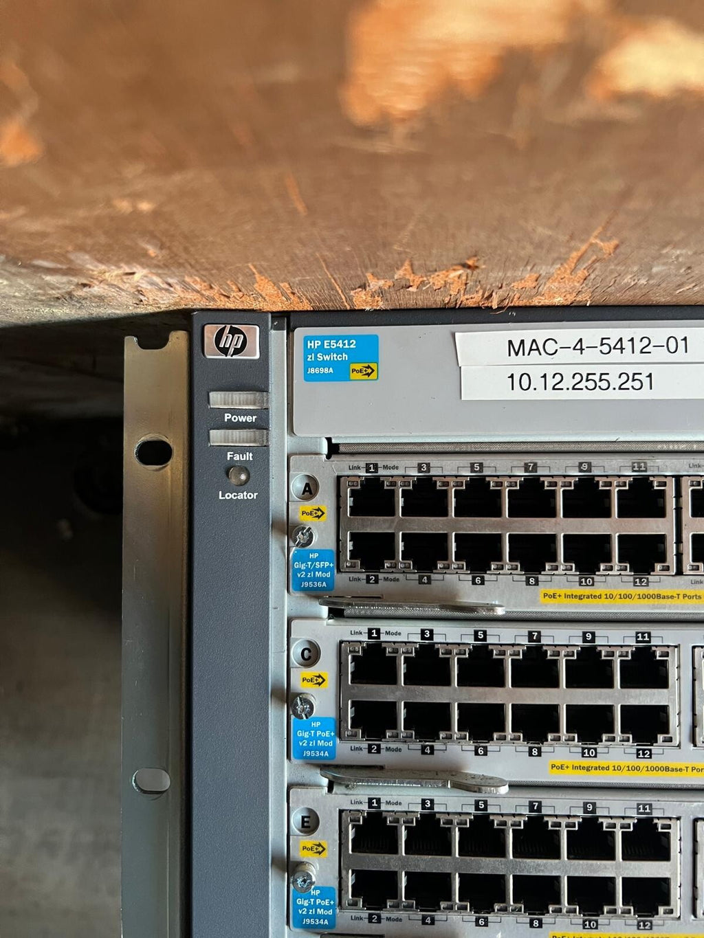 HP E5412 zl J8698A.  X6 - J9534A 1