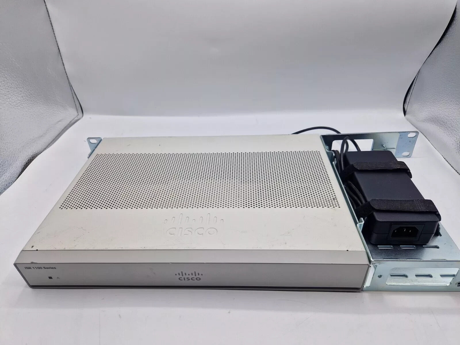 Cisco ISR1100 Series C1117-4PM V01 Integrated Services Router - With PSU & Mount1