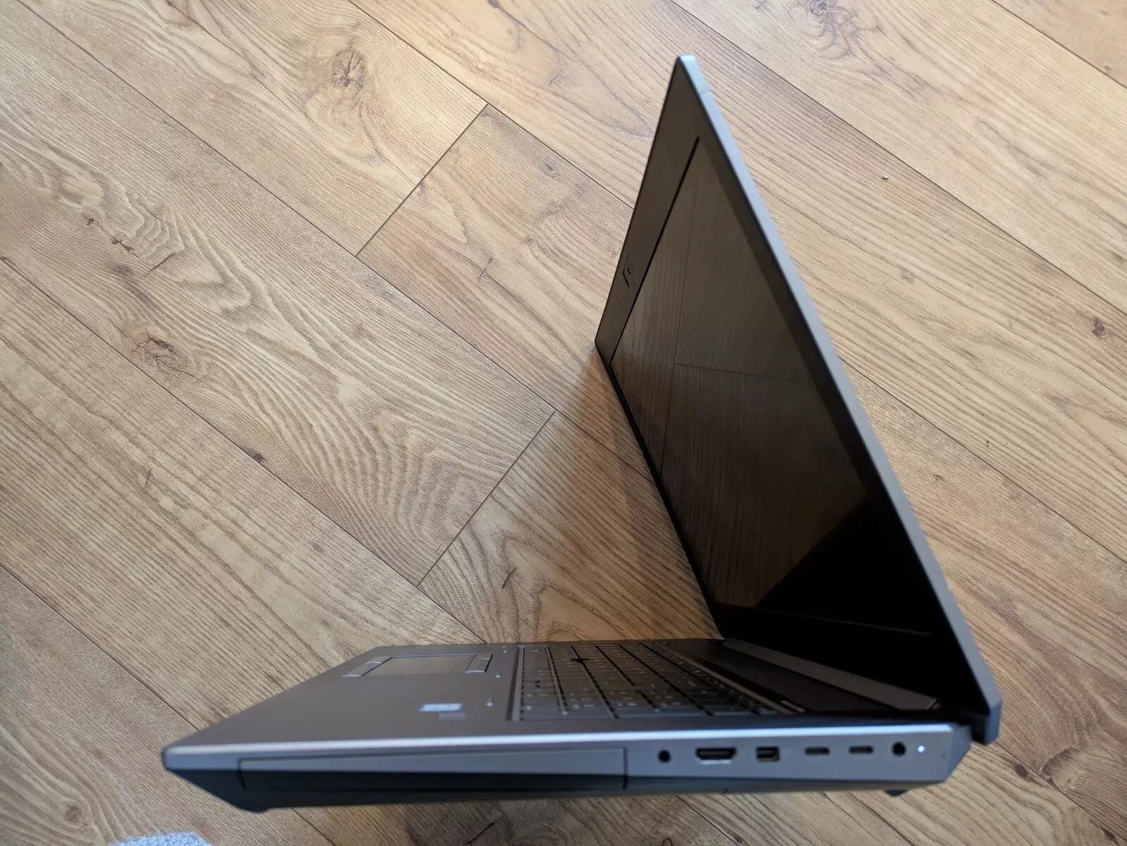 HP ZBook 17 G6 Core i7 9850H 2.6GHz 64GB RAM 512GB+1TB SSD 17.3" FHD WIN 113