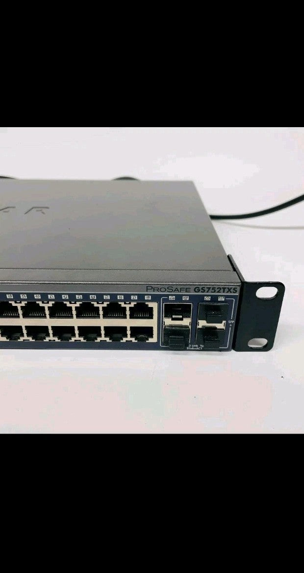 Netgear ProSafe GS752TXS 52-Port Gigabit Stackable Smart Switch 10 10G Uplinks1