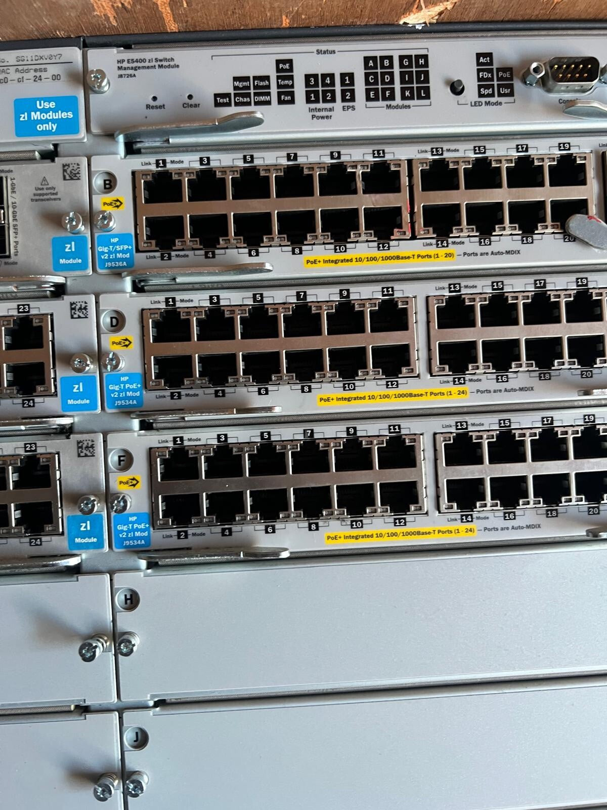 HP E5412 zl J8698A.  X6 - J9534A 3