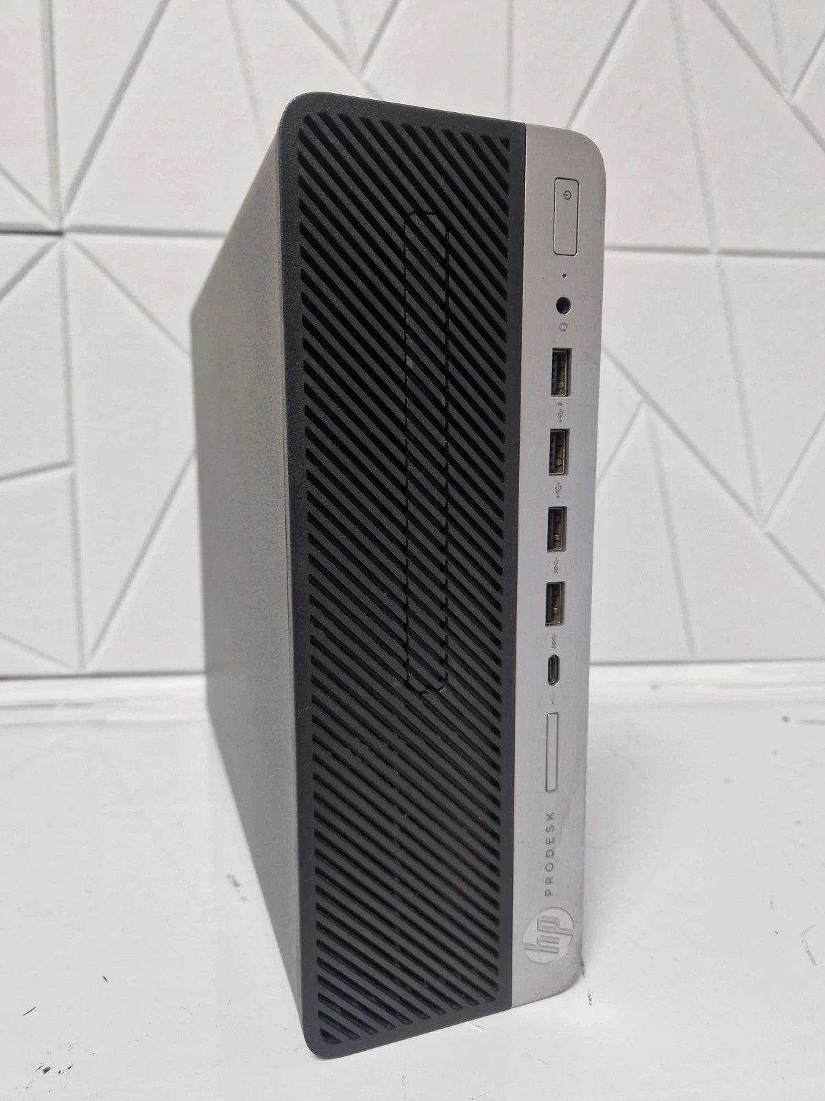 HP ProDesk 405 G4 SFF AMD RYZEN 5 2400G 8GB DDR4 256GB SSD WINDOWS 11 PRO1